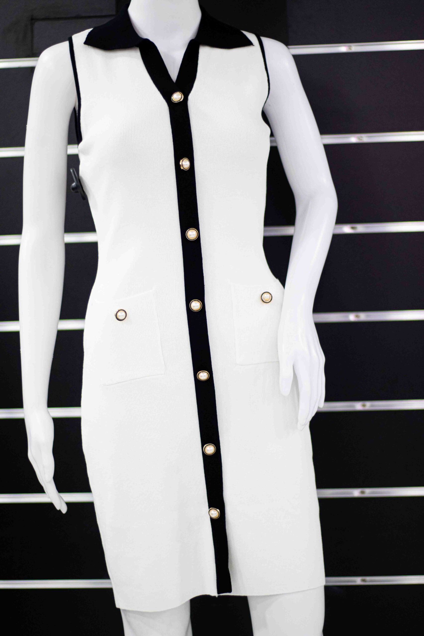 Sleeveless button mid tight dress - Image 4