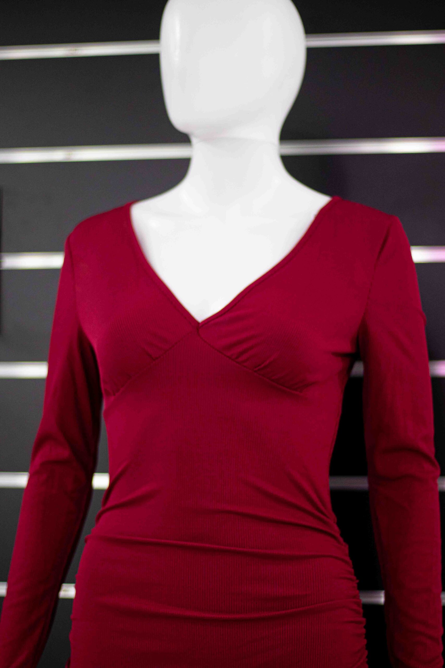 red front neck open bodycon dress - Image 7
